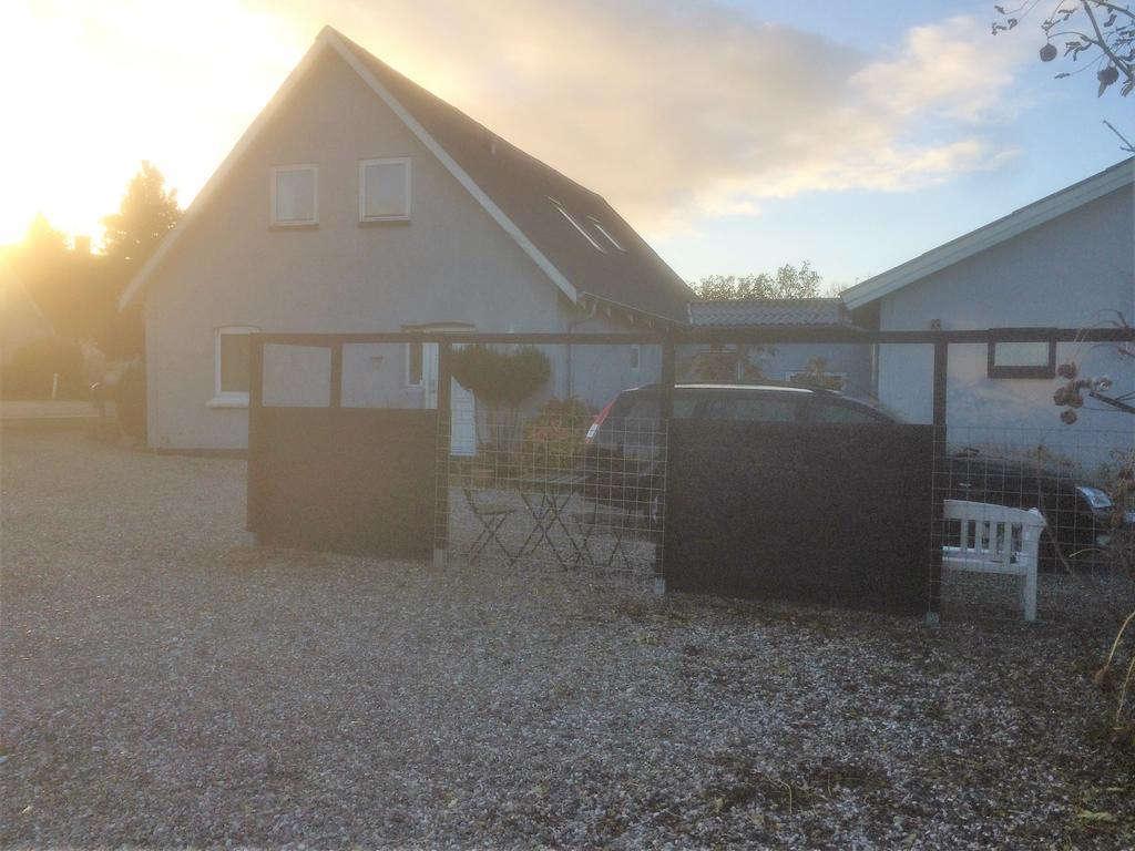 Svalegaarden Guesthouse Særslev Exterior foto