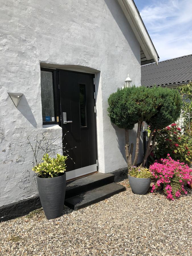 Svalegaarden Guesthouse Særslev Exterior foto